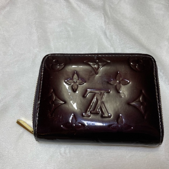 Louis Vuitton Vernis dark purple zippy card holder 💜 - Picture 1 of 10
